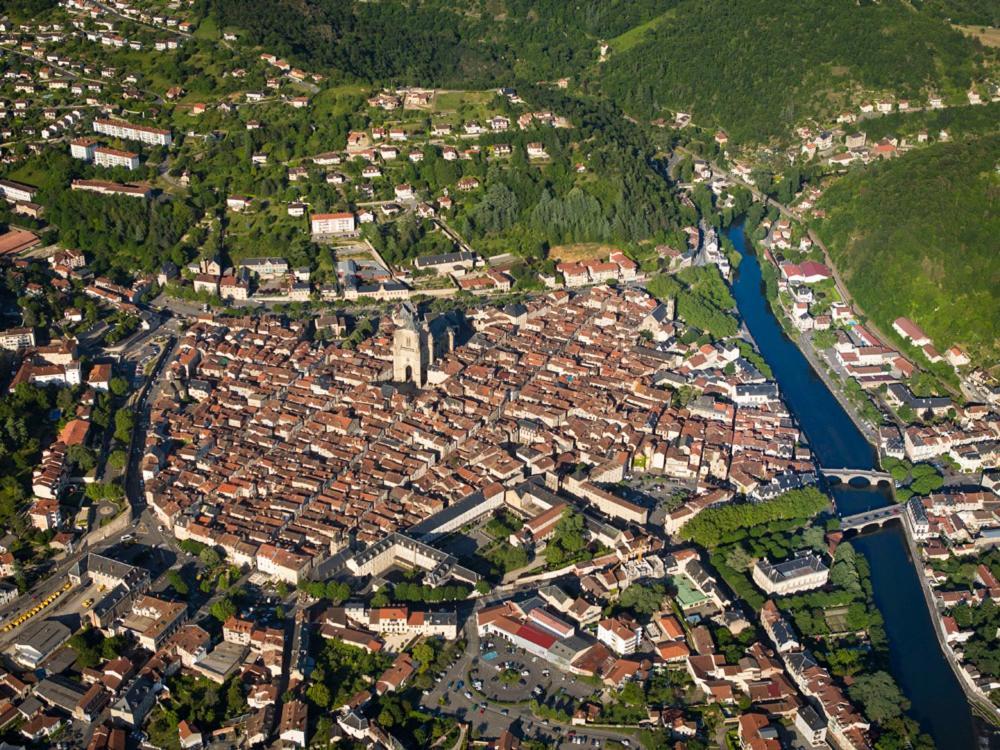 Au Temps D'Antan Appartement Villefranche-de-Rouergue Buitenkant foto